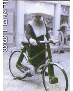 Nonne auf Fahrrad